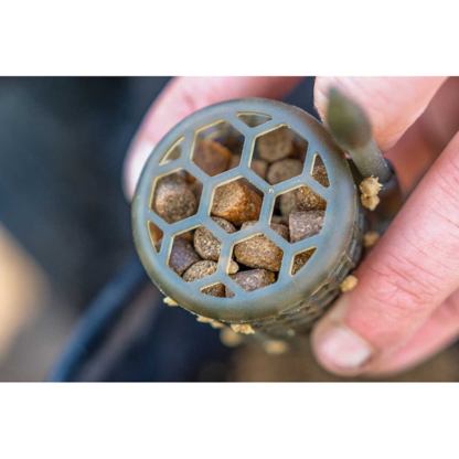 Preston ICS Bait Up Feeder 05